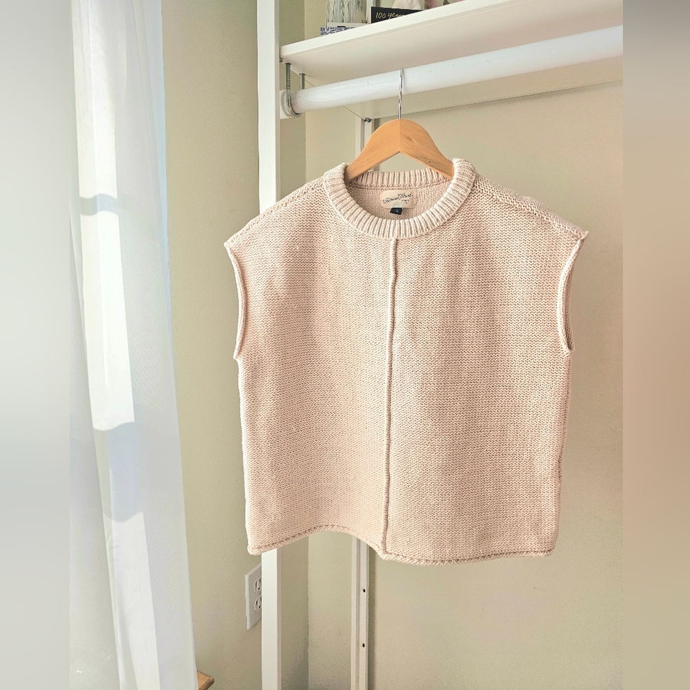 Cream Middle Seam Sleeveless Knit Sweater Vest